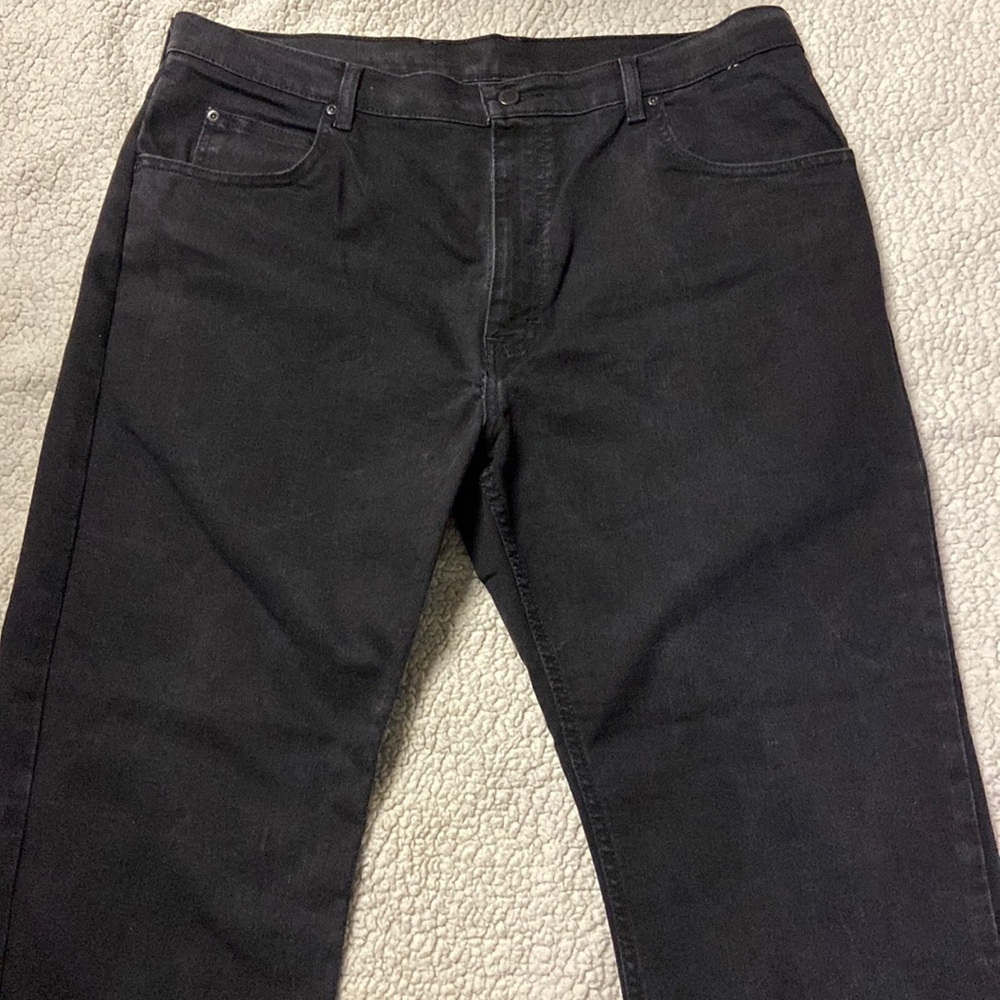 Dickies jeans size 38x32. Stretch for comfort, black in color. Great condition.